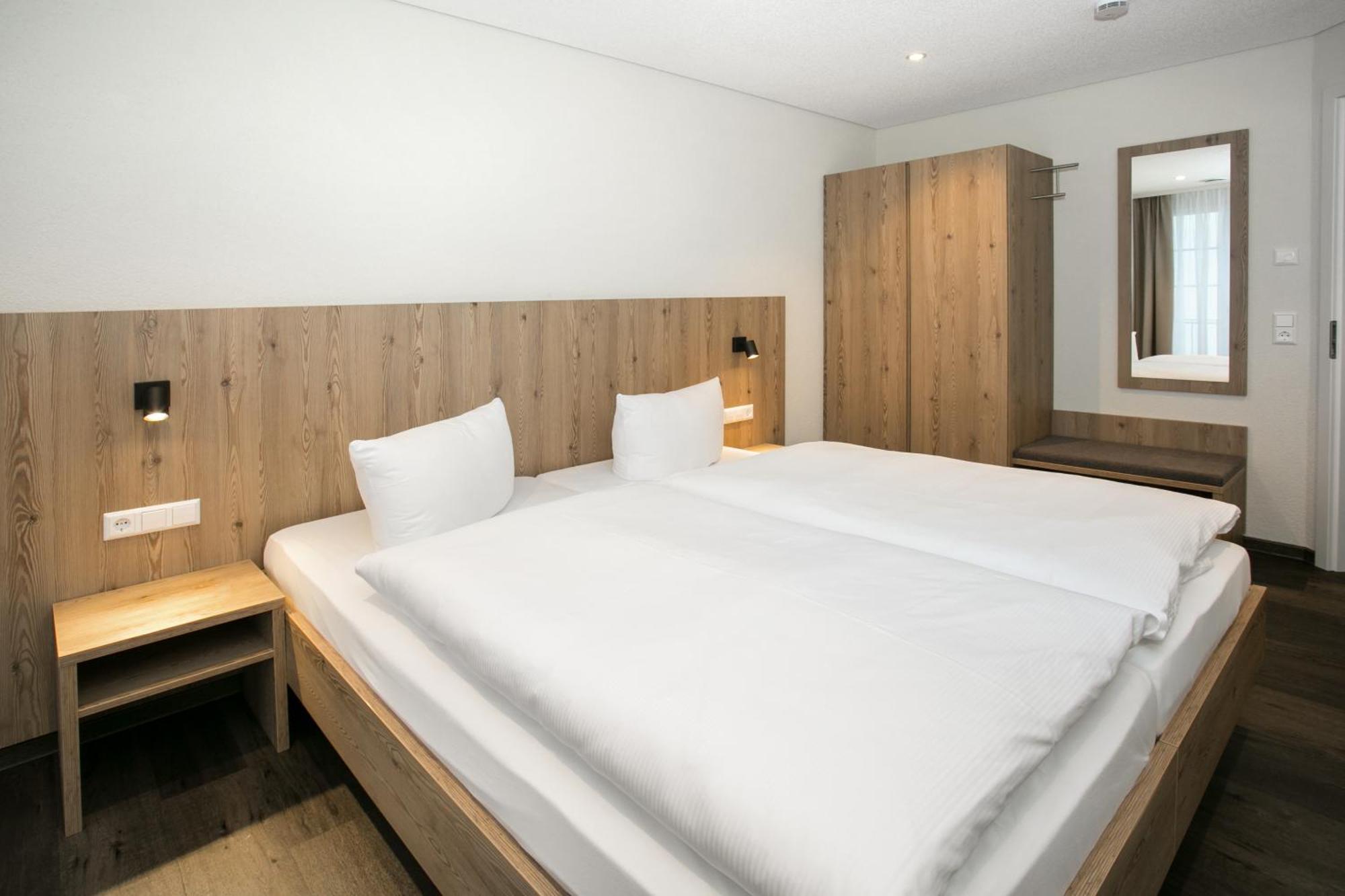 Hotel-Gasthaus Engel Luttingen لاوفنبورغ الغرفة الصورة
