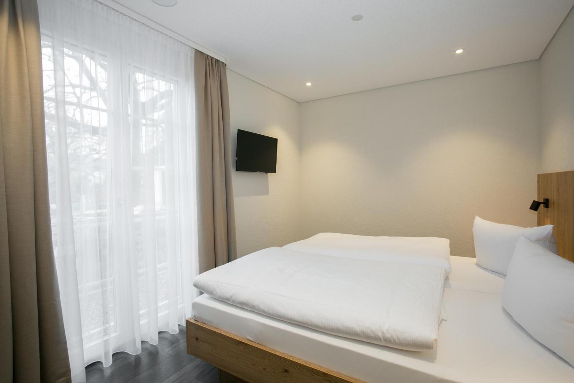 Hotel-Gasthaus Engel Luttingen لاوفنبورغ الغرفة الصورة