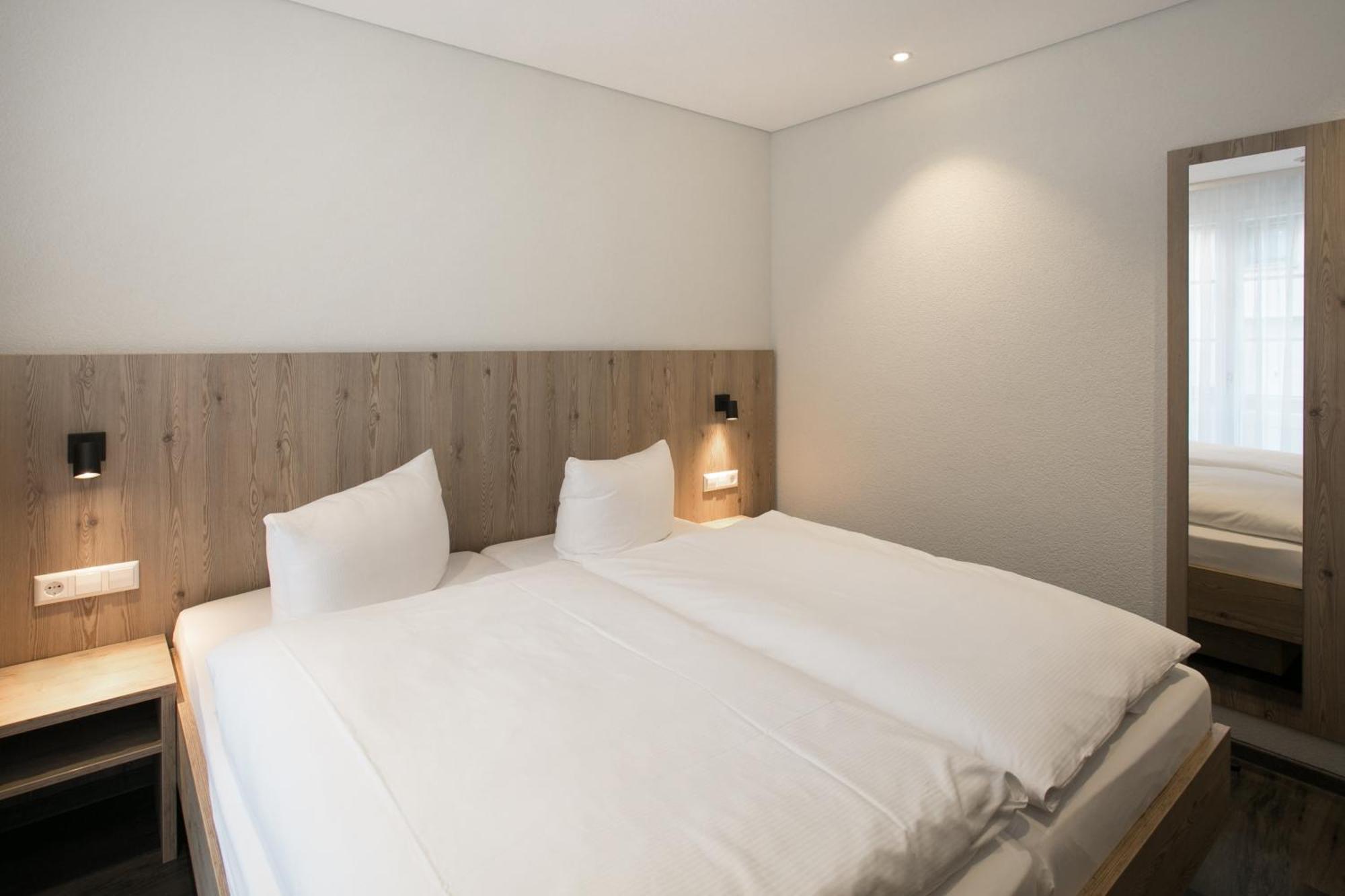 Hotel-Gasthaus Engel Luttingen لاوفنبورغ الغرفة الصورة