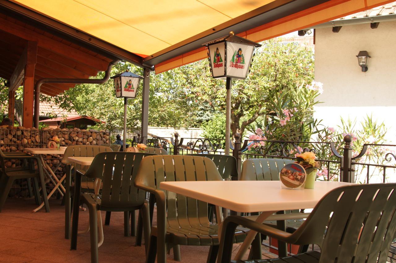 Hotel-Gasthaus Engel Luttingen لاوفنبورغ المظهر الخارجي الصورة